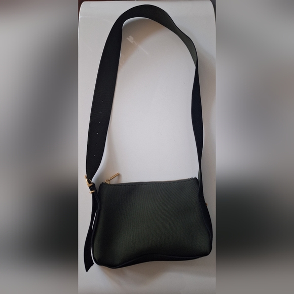 Cuyana Recycled Sling Bag Dark Olive - Picture 2 of 10